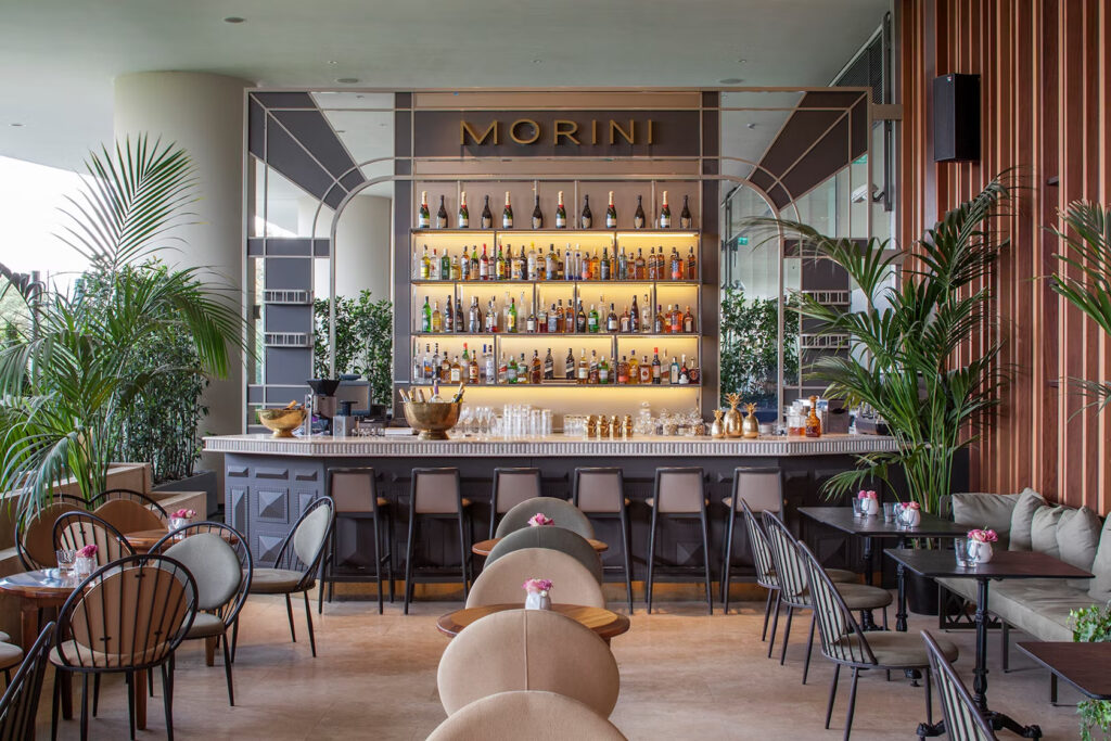 Morini Istanbul is an ideal spot to linger with a cocktail, enjoy a break from shopping or host a dinner party in its Italian cosiness and New Yorker simplicity. Their understanding of quality and rigor is successfully materialized in Kontra Architecture's design. Every detail in design exudes a sense of comfort and exclusivity.